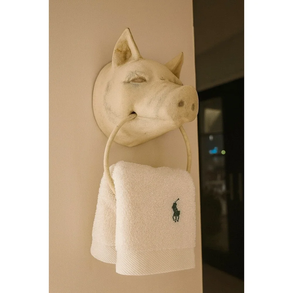 New Wisteria Pig Towel Ring Holder Wall Mount Rustic Farmhouse Decor VTG Style